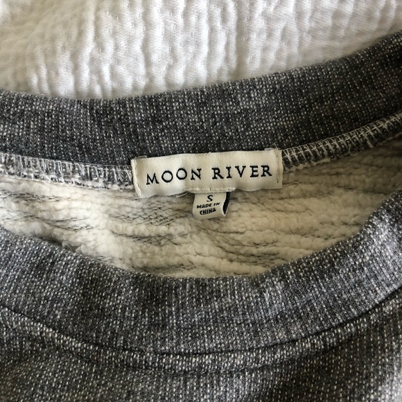 Ruffle Sweater - Picture 4 of 5